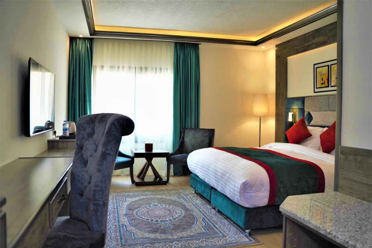 Petra Canyon Hotel Вади Муса Екстериор снимка