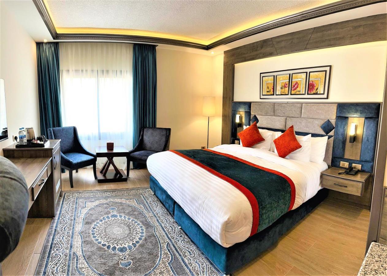 Petra Canyon Hotel Вади Муса Екстериор снимка
