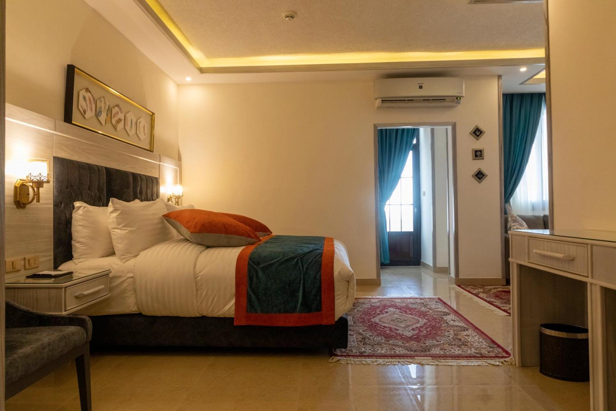 Petra Canyon Hotel Вади Муса Екстериор снимка